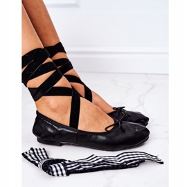 Schwarze Lu Boo Ballerinas mit Schnürung 1