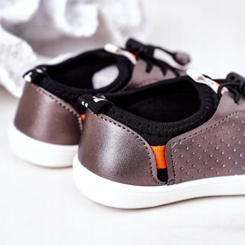 Silberne Slip-on-Spielplatz-Sneaker für Kinder schwarz grau 1
