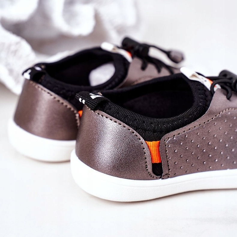 Silberne Slip-on-Spielplatz-Sneaker für Kinder schwarz grau 1