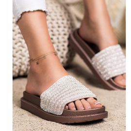 SHELOVET Hausschuhe auf der Plattform mit Zirkonia beige golden 2