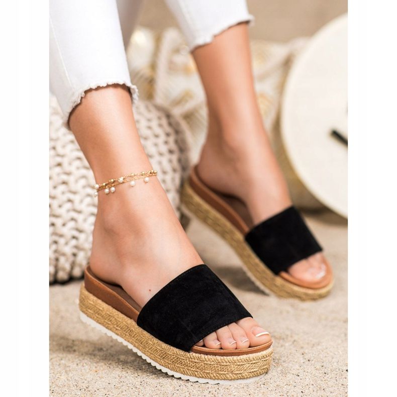 SHELOVET Klassische Hausschuhe auf der Plattform schwarz 1