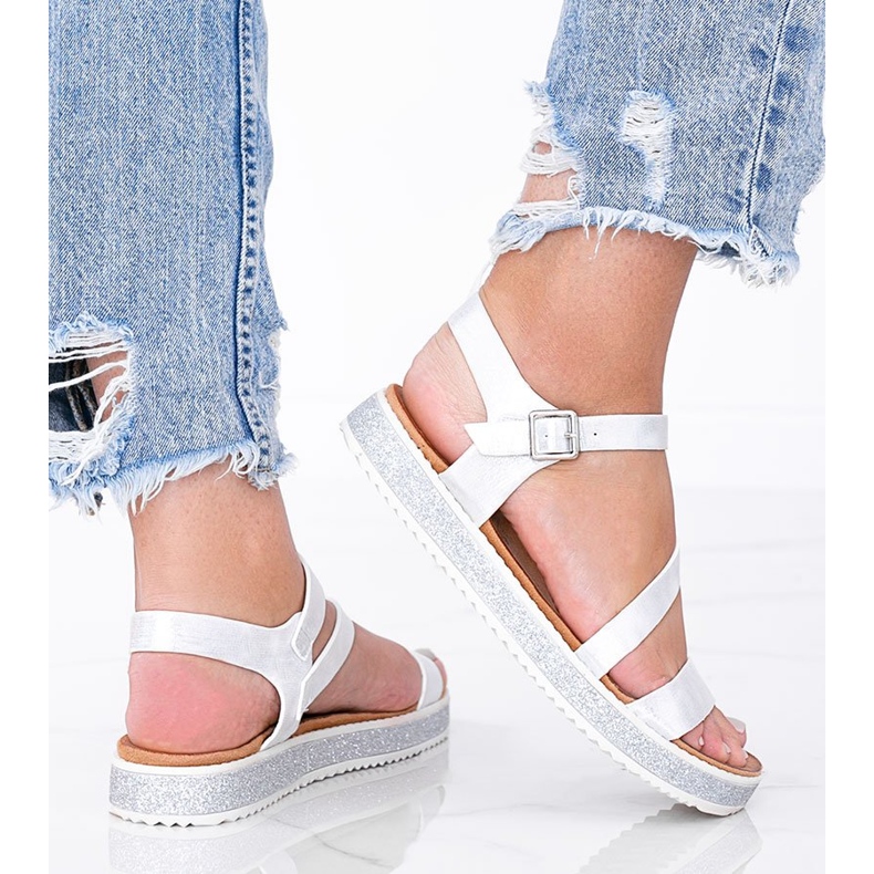Peaches silber glänzende Damensandalen weiß 1
