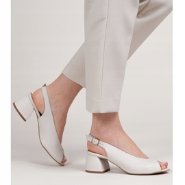 Marco Shoes 1573P weiße Ledersandalen mit stabilem Absatz 2