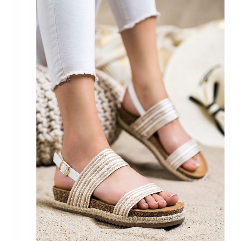 SHELOVET Bequeme Sandalen mit Schnalle weiß braun 1