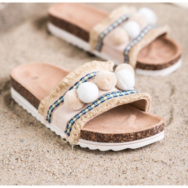 SHELOVET Modische Hausschuhe mit Pompons beige 1