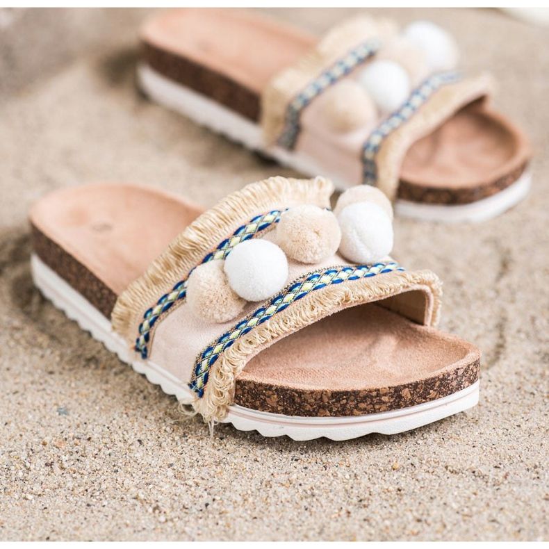 SHELOVET Modische Hausschuhe mit Pompons beige 1