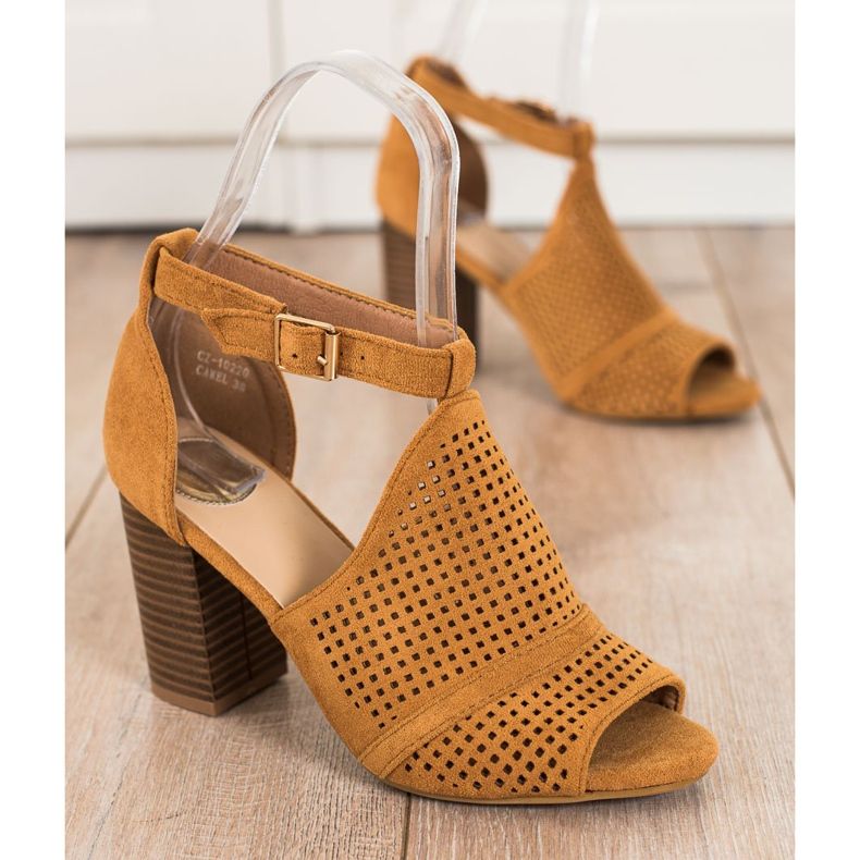 SHELOVET Aufgebaute durchbrochene Sandalen braun 1