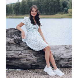 SHELOVET Weiße Sneaker mit Perlen 1