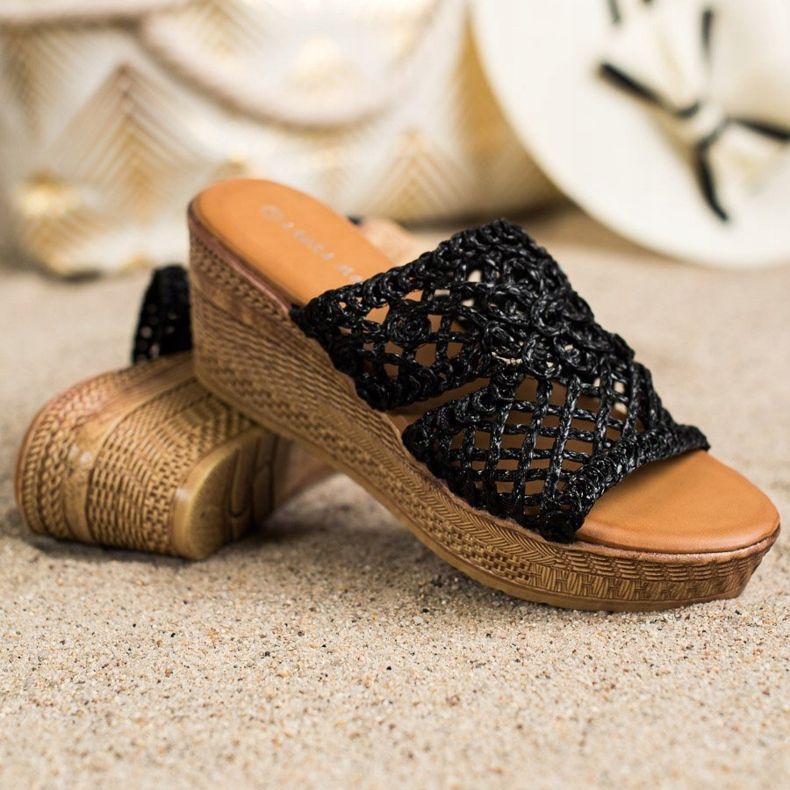 Laura Mode Durchbrochene Keilpantoffeln schwarz 1