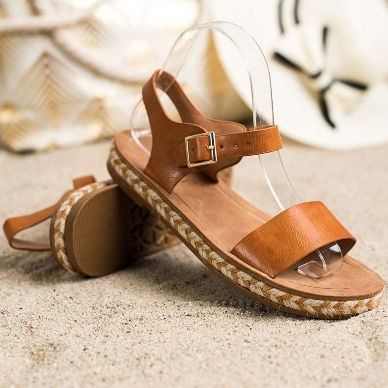 SHELOVET Bequeme braune Sandalen 1