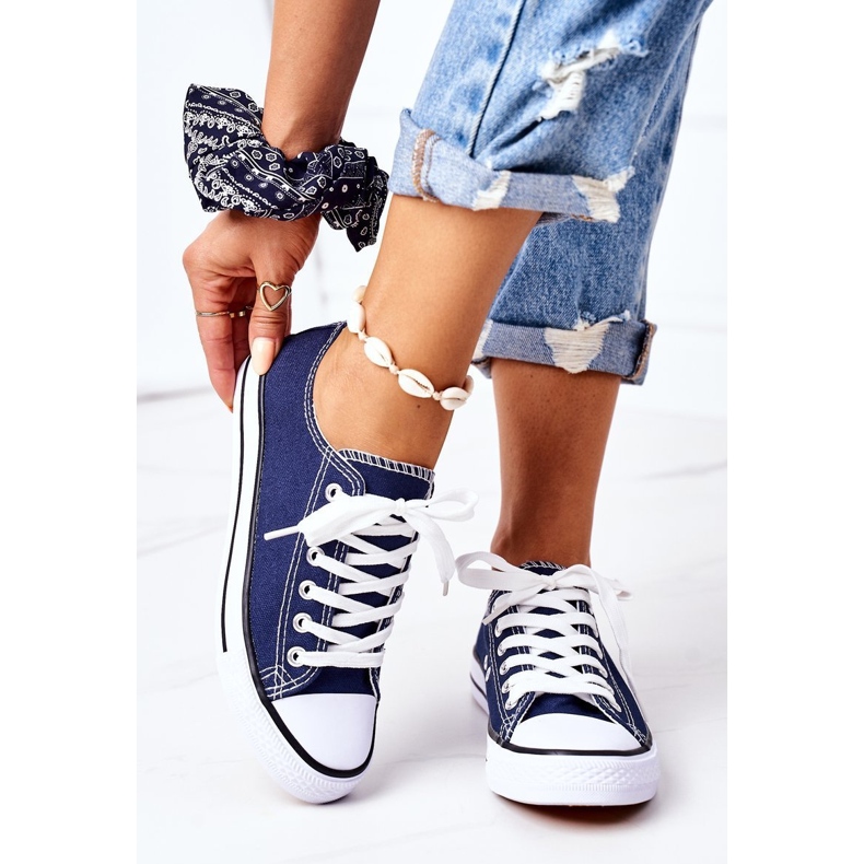 Klassische marineblaue Omerta-Sneaker für Damen 2