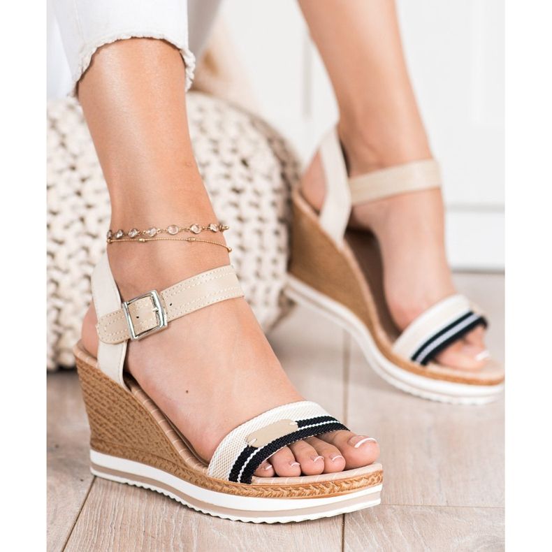 SHELOVET Keilsandalen beige 2