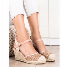Sweet Shoes Durchbrochene Espadrilles auf dem Keil beige braun rosa 1