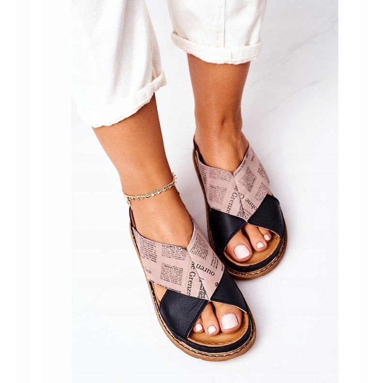 Maciejka 04986-01 Schwarzbraune Hausschuhe aus profiliertem Leder 1