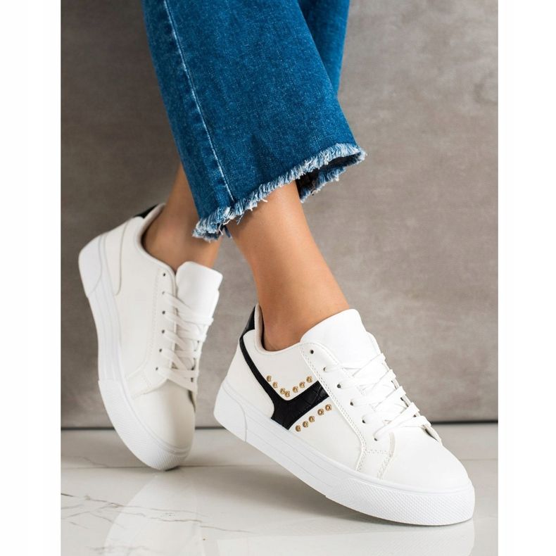 SHELOVET Gebundene Schuhe mit schwarzem Einsatz weiß 2