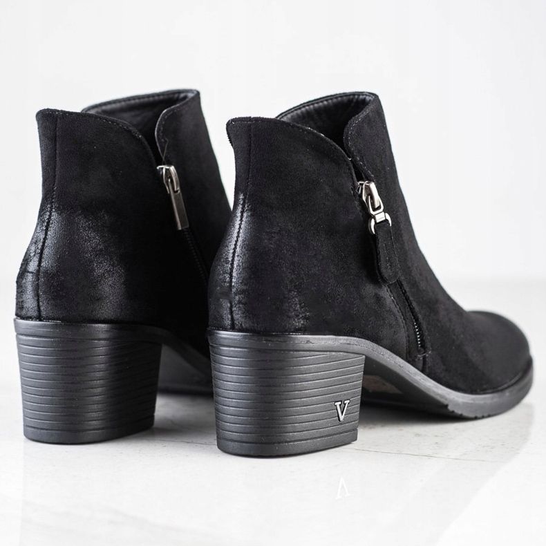 Klassische Stiefel auf dem VINCEZA-Pfosten schwarz 1