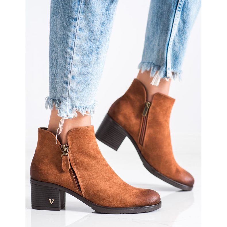 Klassische Stiefel auf dem VINCEZA-Pfosten braun 2