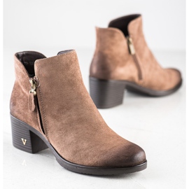 Klassische Stiefel auf dem VINCEZA-Pfosten braun 1