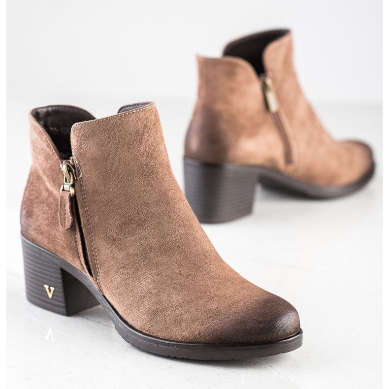 Klassische Stiefel auf dem VINCEZA-Pfosten braun 1