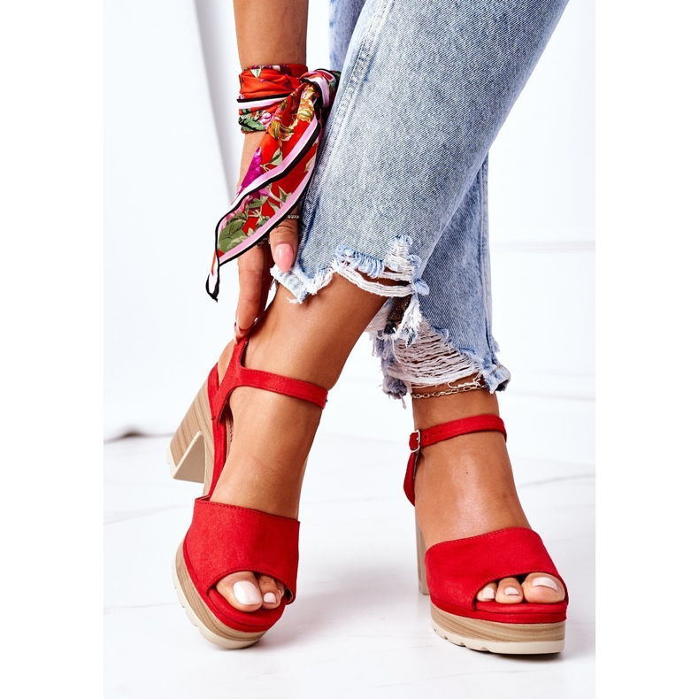 PW1 Sandalen auf einer Bar und Plattform Red Maggie rot 1