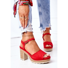 PW1 Sandalen auf einer Bar und Plattform Red Maggie rot 2