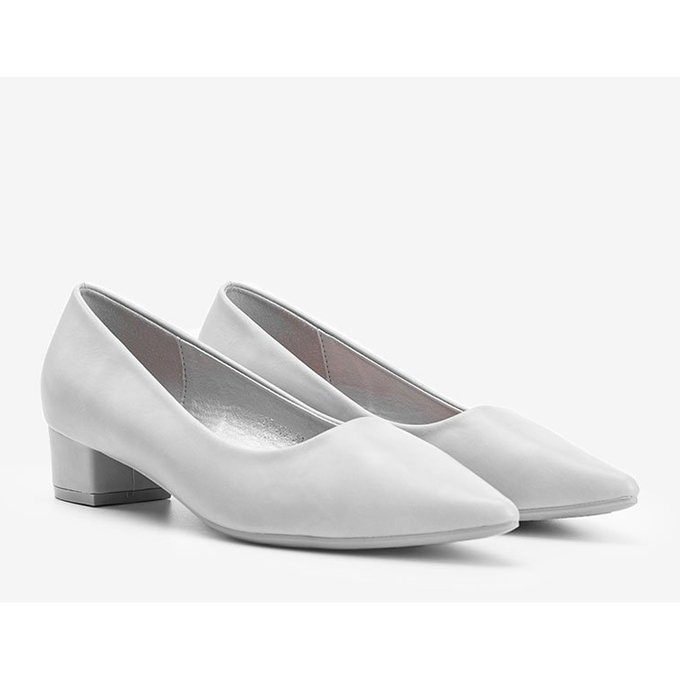 Graue Pumps am niedrigen Zafira-Pfosten 1