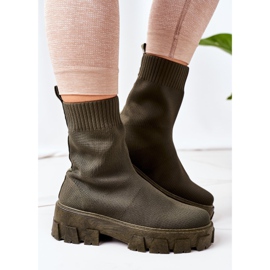 PS1 Arbeiter aus elastischem Stoff auf der grünen Inspirationsplattform 1