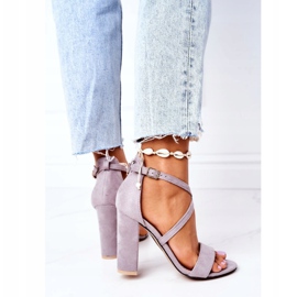 PS1 Wildledersandalen auf einer Bar Grauer Tanz mit mir 2