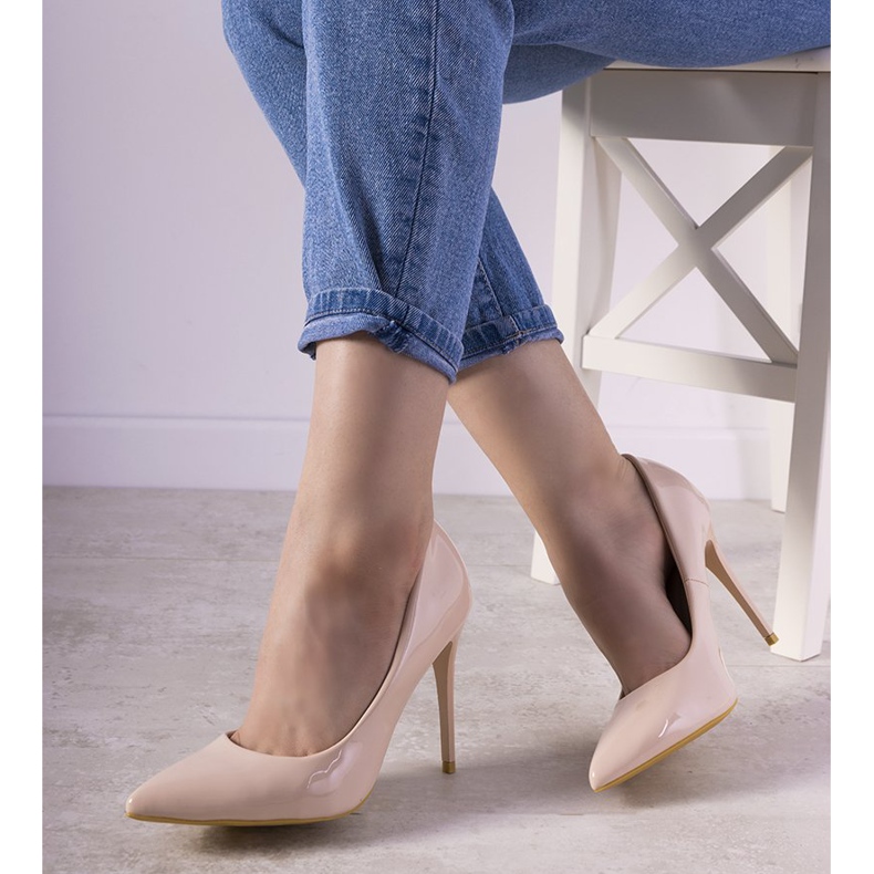 Beige lackierte Ibiza High Heels 1