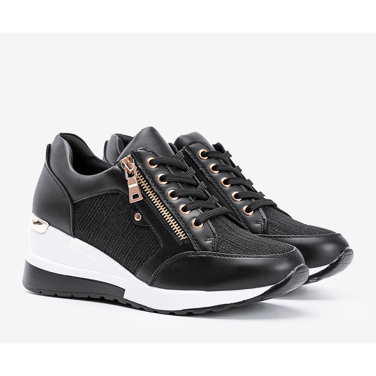 Schwarze glänzende Sneakers auf dem Keilabsatz The Moment 1