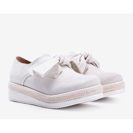 Beige Schuhe mit dicker Sindri-Sohle 1