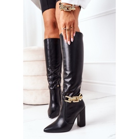 Warme Stiefel an einer Bar mit einer Kette Black Franti schwarz 1