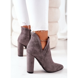 Warme Stiefel auf einem Post Grey Sally grau 1