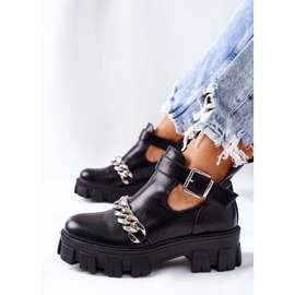 PS1 Schwarze Qual-Stiefel mit Kette 1
