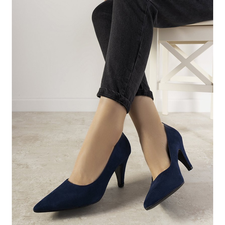 Marineblaue Greca-Pumps mit klobigem Stilettoabsatz 1