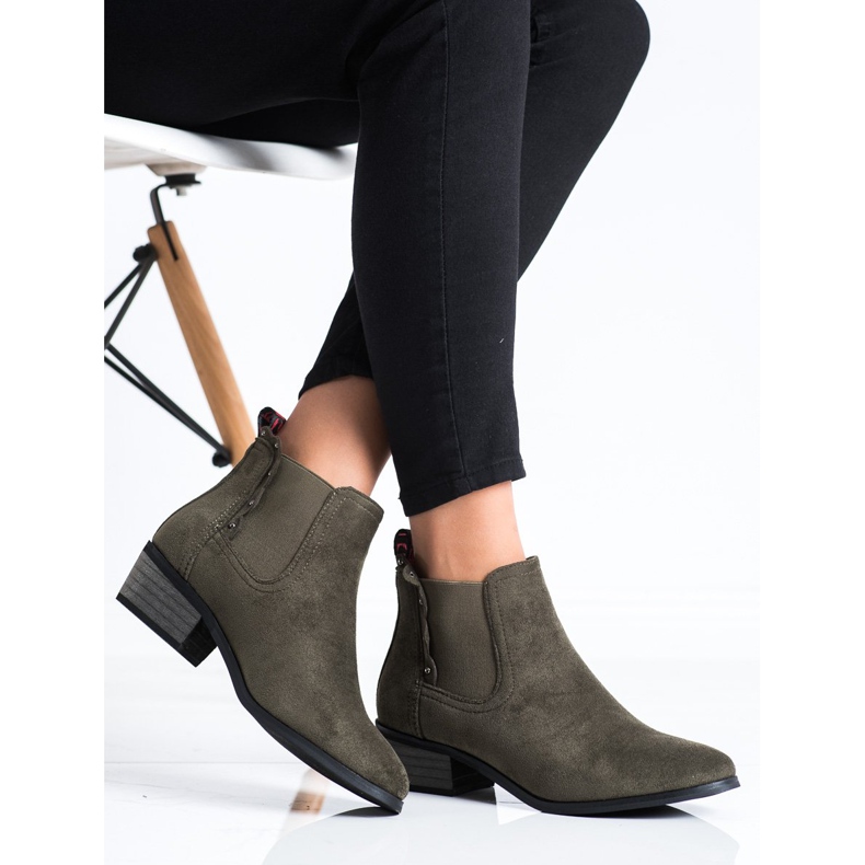 J. Star Grüne Booties auf einem niedrigen Pfosten 2