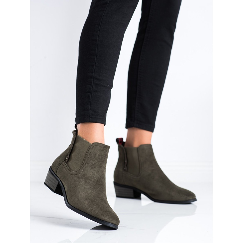 J. Star Grüne Booties auf einem niedrigen Pfosten 1