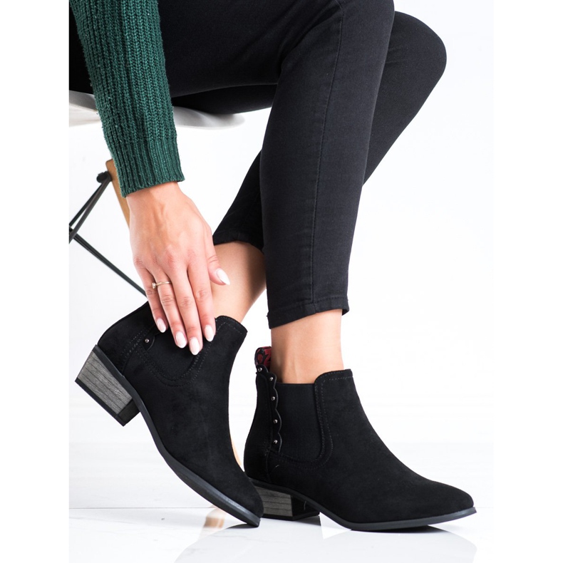 J. Star Schwarze Stiefeletten auf einem niedrigen Pfosten 1