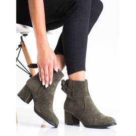 J. Star Khaki Stiefel mit Ziereinfassung grün 2