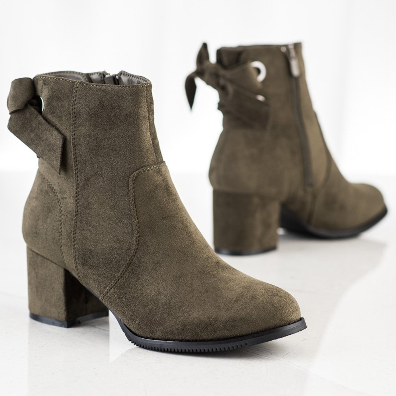 J. Star Khaki Stiefel mit Ziereinfassung grün 1