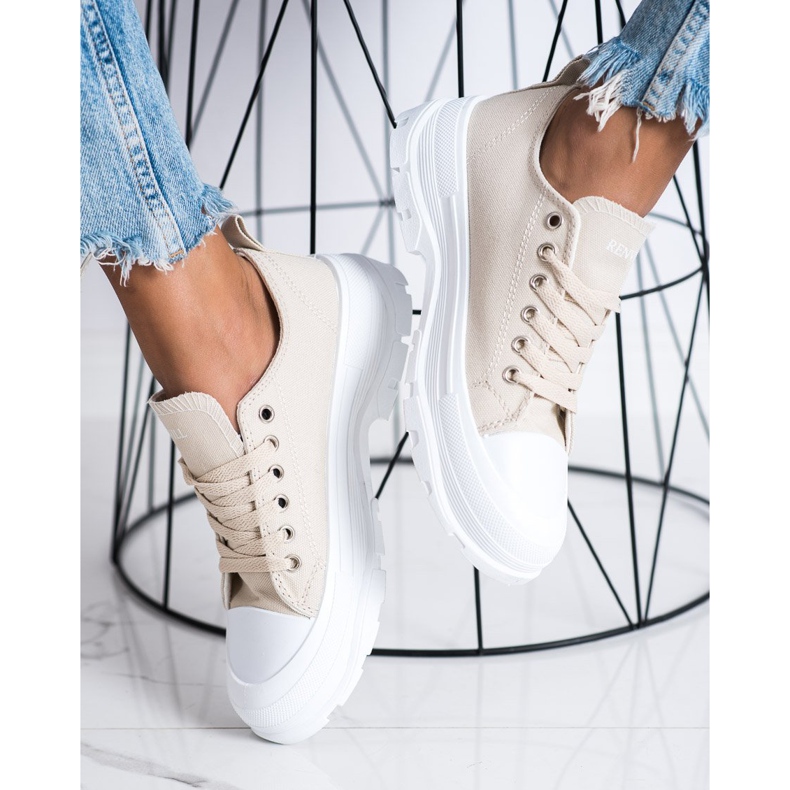 Goodin Turnschuhe auf der Plattform beige 2