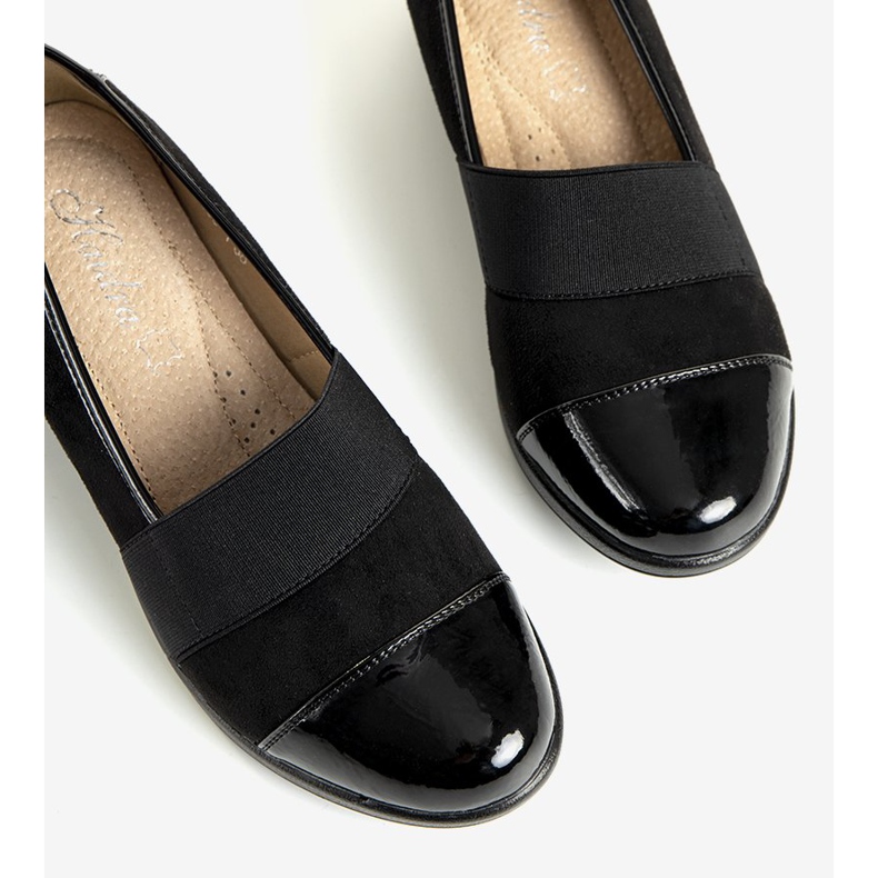 Schwarze Schuhe am Bellissima Wedge 1