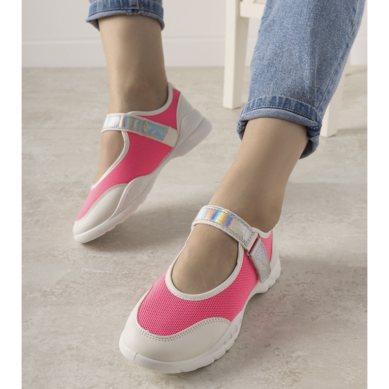 Neonpinke Sneaker mit holografischem Melania-Einsatz weiß rosa 1