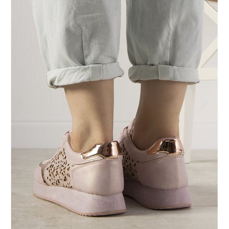 Rosa Sport-Sneaker mit durchbrochenem Festival-Muster 1