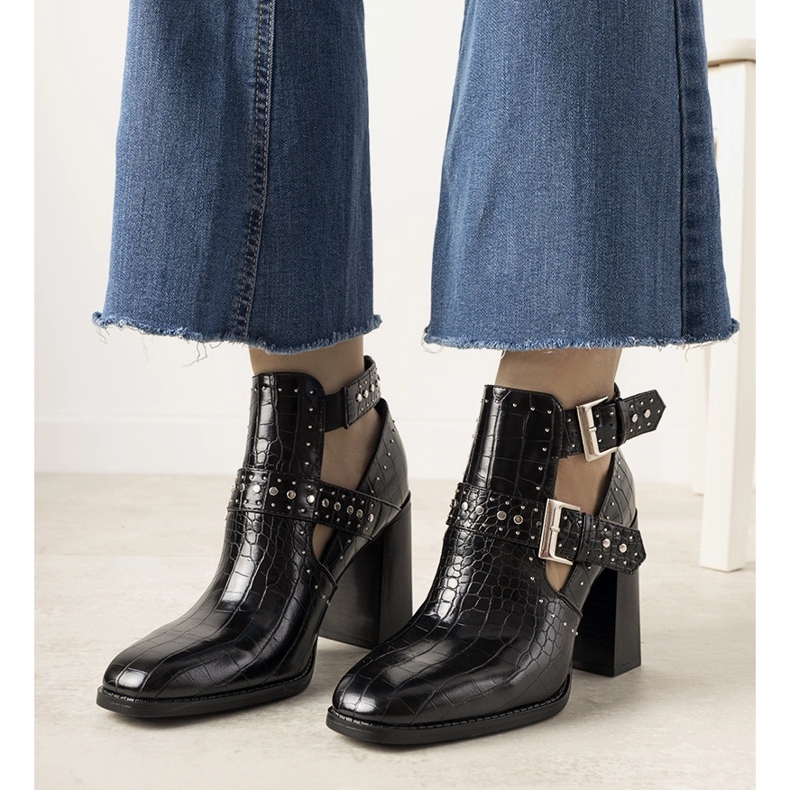 Schwarze Stiefeletten mit wunderschönem Krokodilledermotiv 1