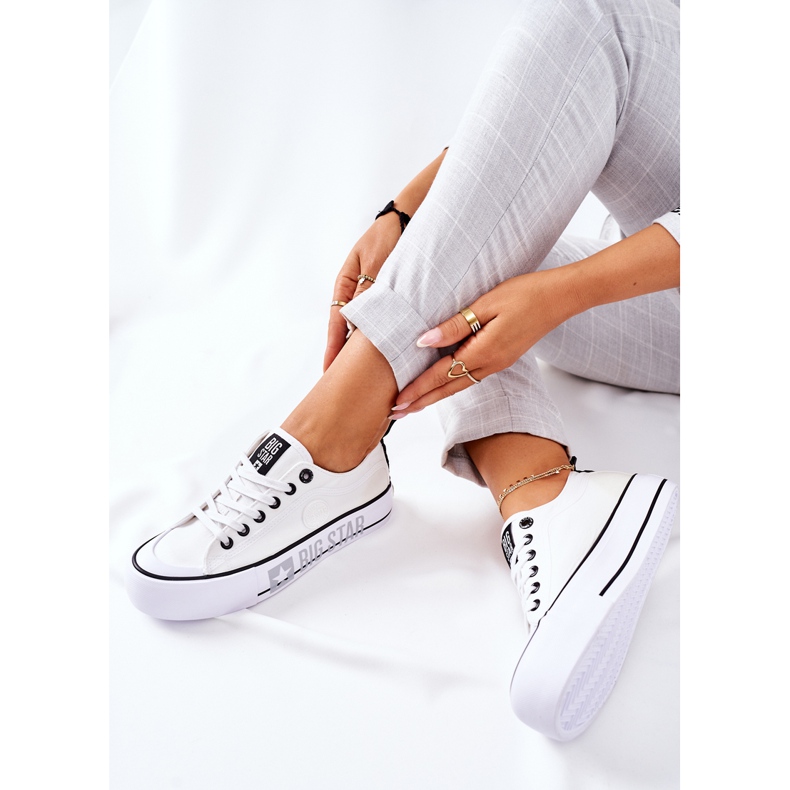 Sneakers On The Big Star II274021 Plateau Weiß 1