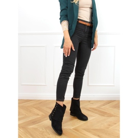 Schwarze Stiefel mit verstecktem Keilabsatz D7719 Schwarz 1