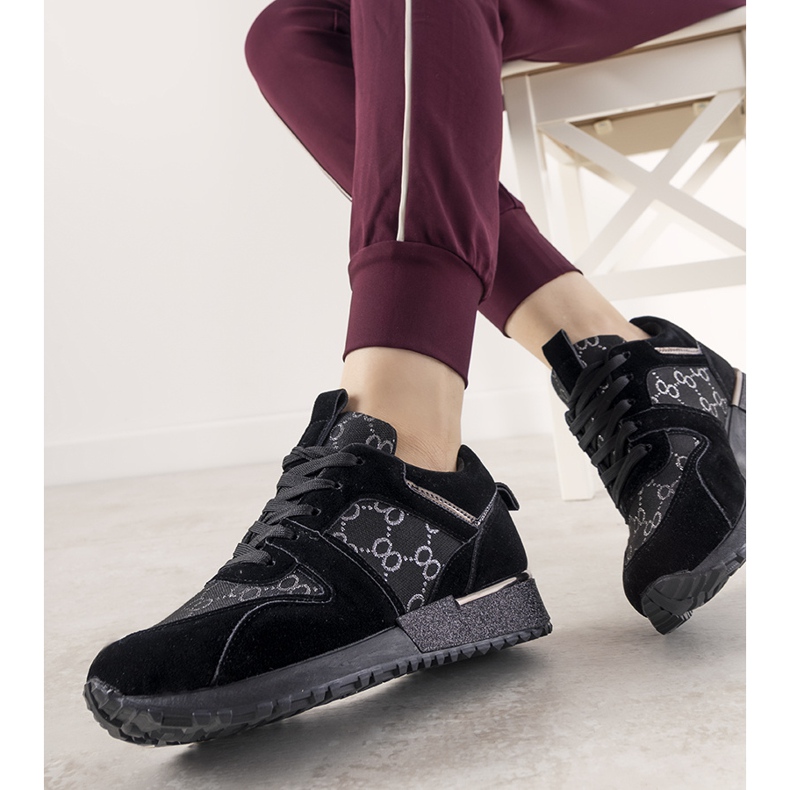 Schwarze Sneaker mit Metallic-Elementen Moves 1
