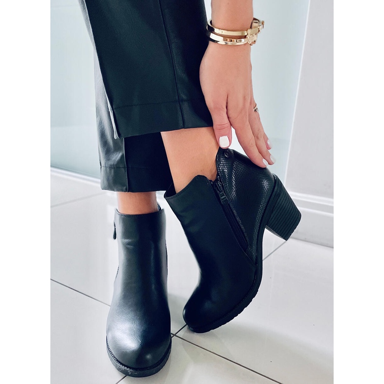 Schwarze Stiefel mit hohen Absätzen 9B1037 Schwarz 1