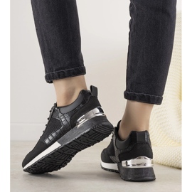 Schwarze Sneaker mit Krokodilleder-Motiv von Zariza 1